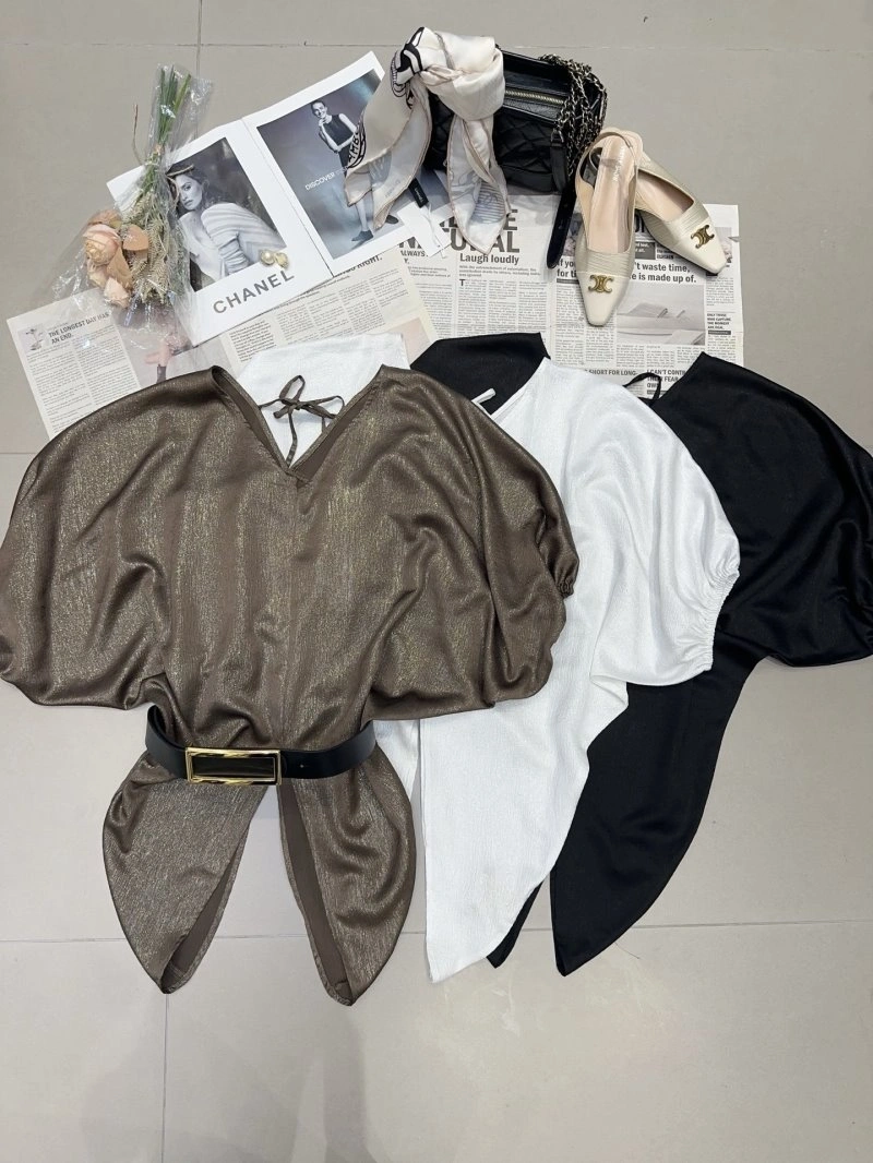 Chanel T-Shirts Versatile 110279