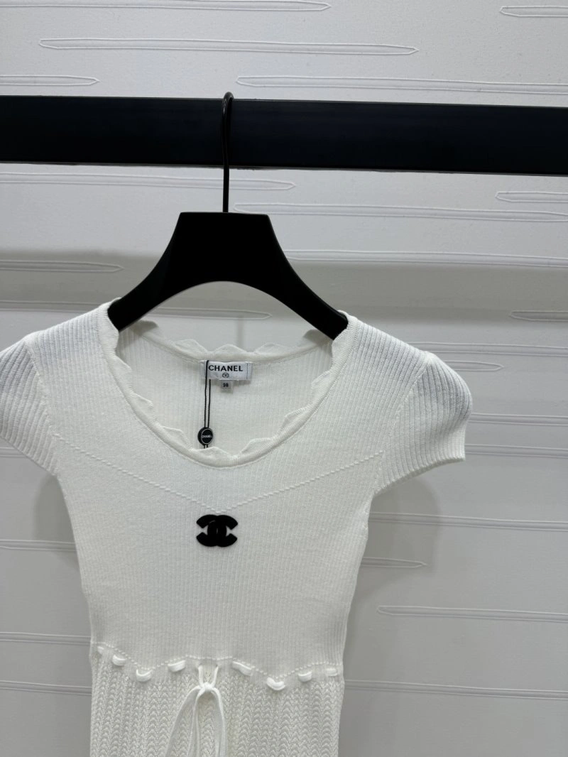 Chanel T-Shirts Bold 110277