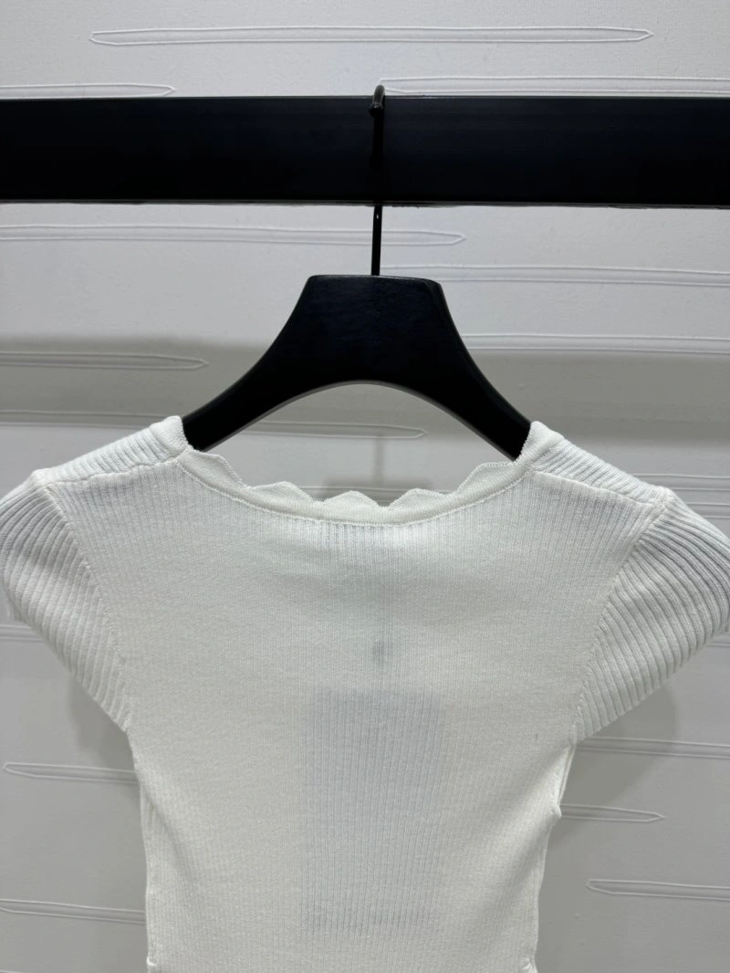 Chanel T-Shirts Bold 110277
