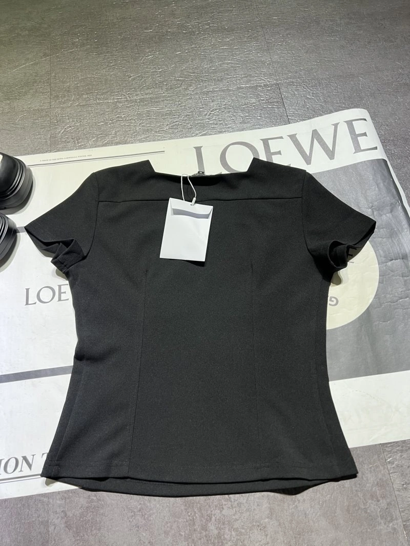 Chanel T-Shirts Versatile 110273