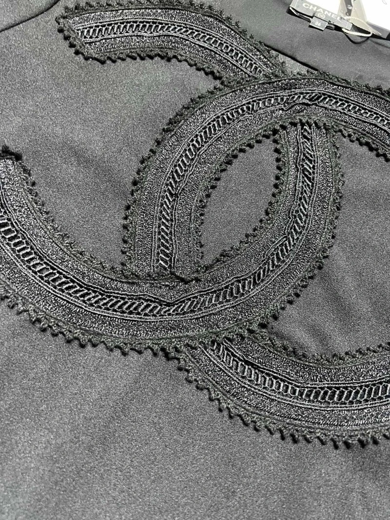 Chanel T-Shirts Versatile 110273
