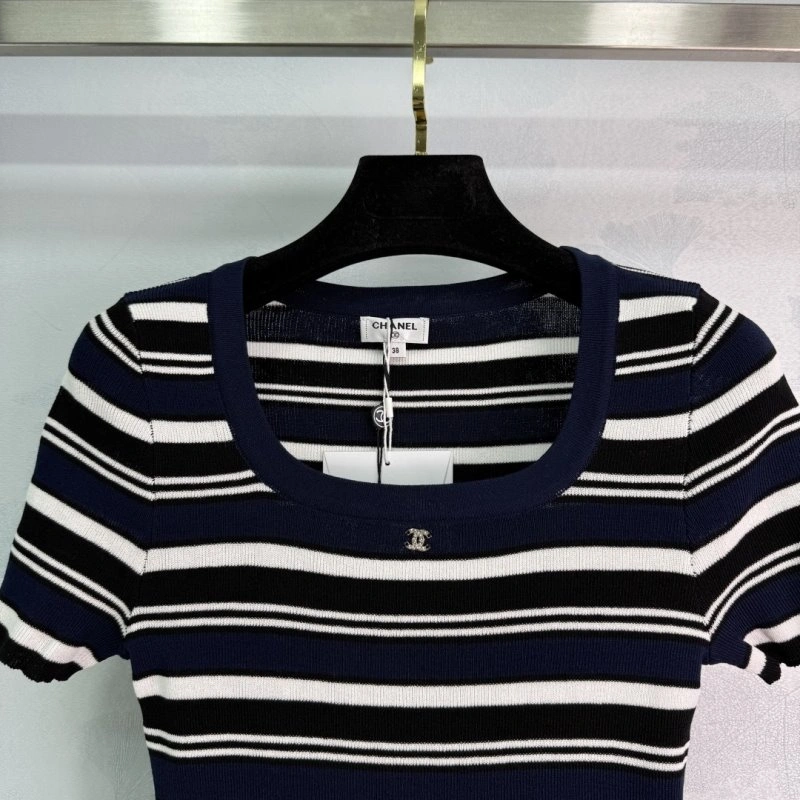 Chanel T-Shirts Stretchable 110251