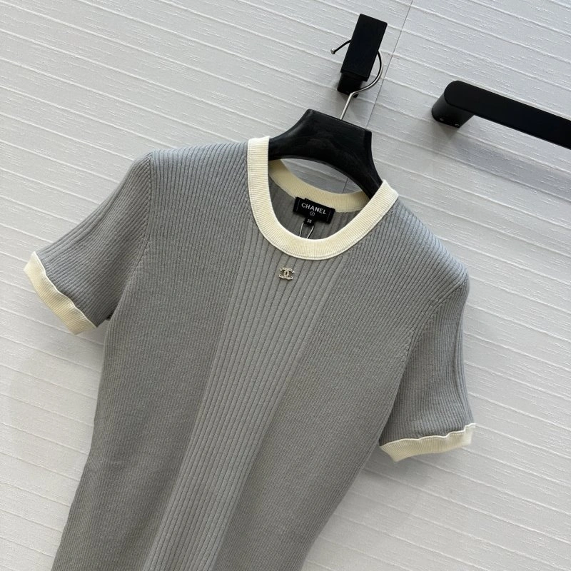 Chanel T-Shirts Resilient 110258
