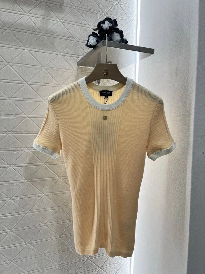 Classic Chanel T-Shirts 110257