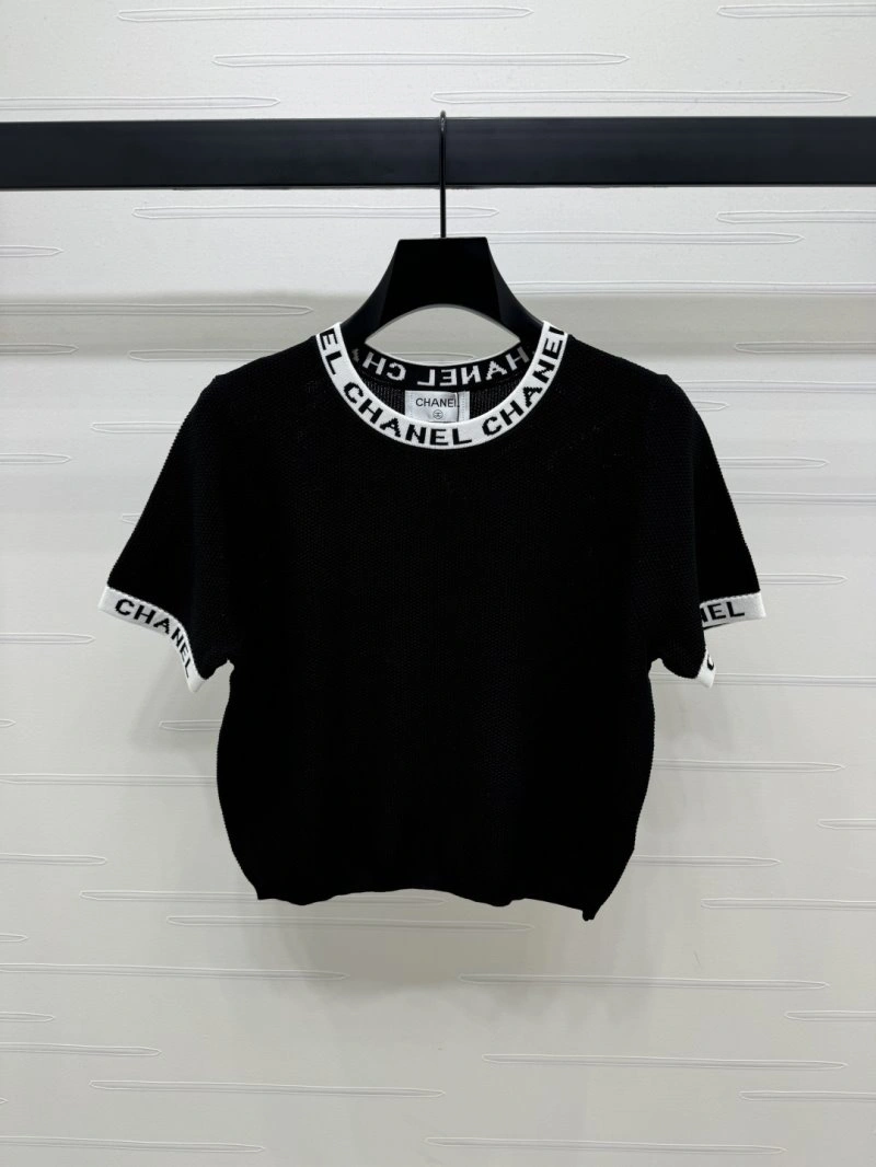 Chanel T-Shirts Minimalist 110235