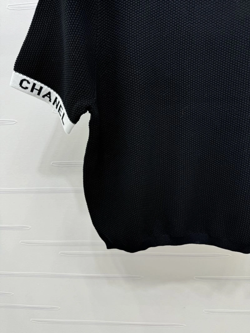 Chanel T-Shirts Minimalist 110235