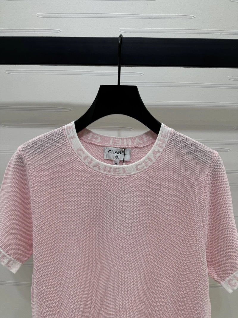 Chanel T-Shirts Casual 110236