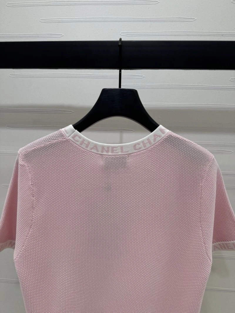 Chanel T-Shirts Casual 110236
