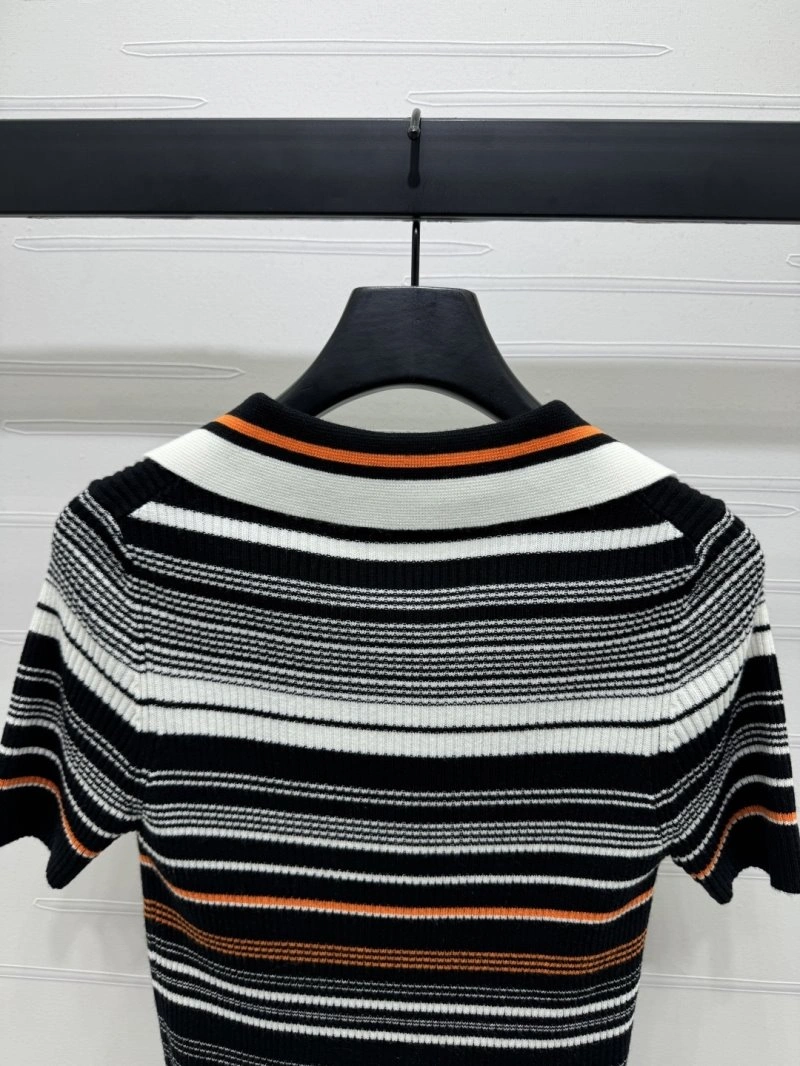 Refined Chanel T-Shirts 110206