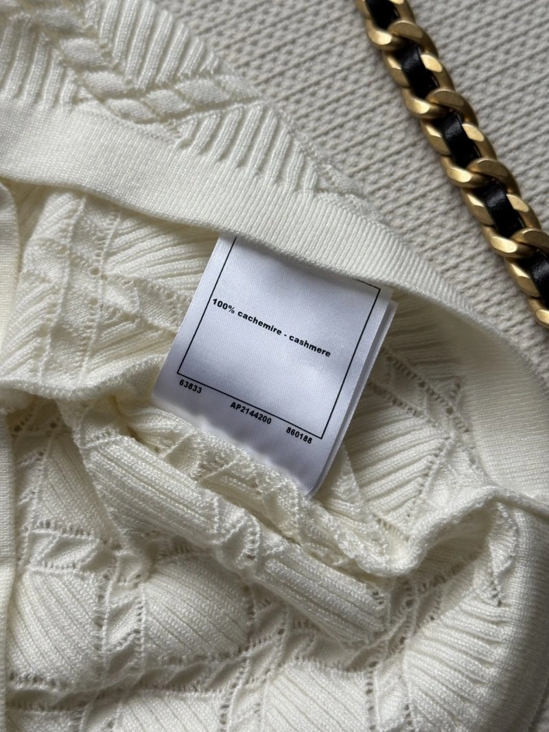 Chanel T-Shirts Breathable 110199
