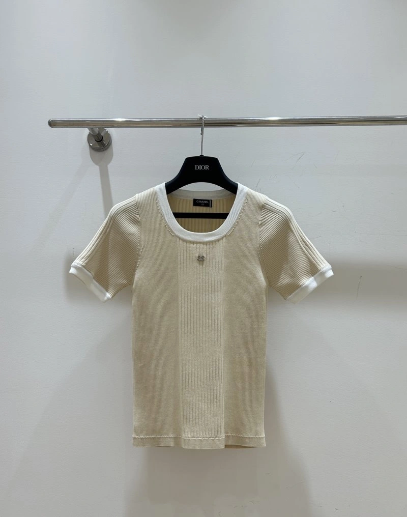Chanel T-Shirts Durable 110212