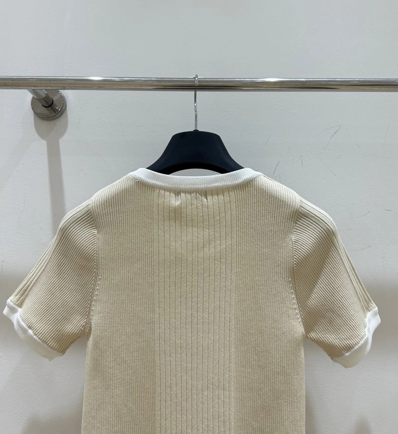 Chanel T-Shirts Durable 110212