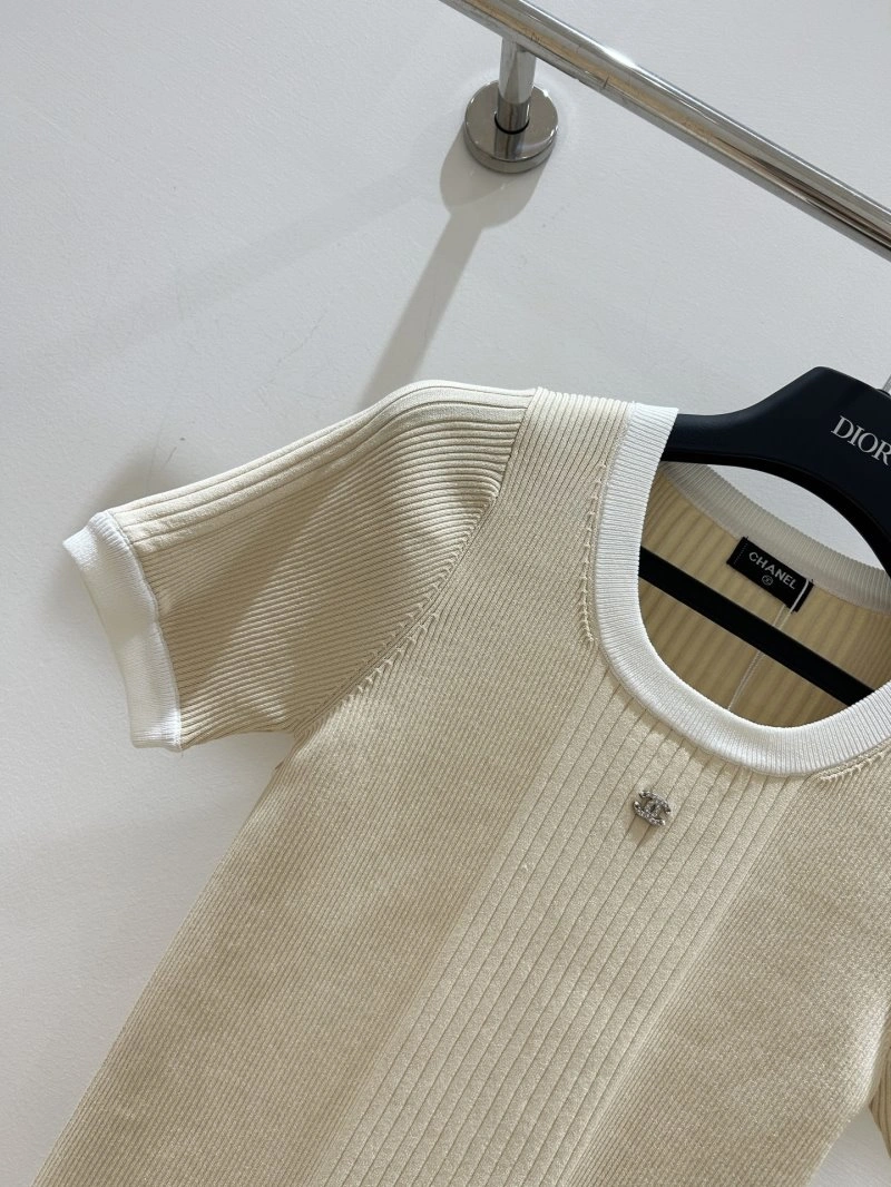 Chanel T-Shirts Durable 110212