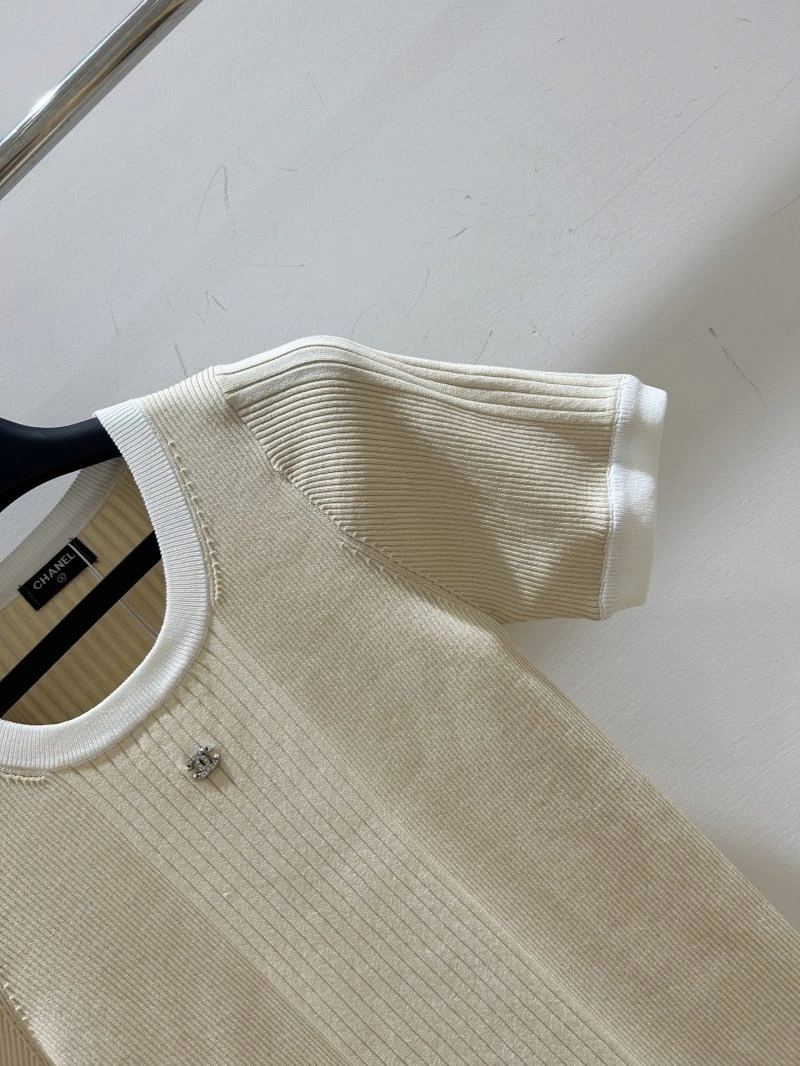 Chanel T-Shirts Durable 110212
