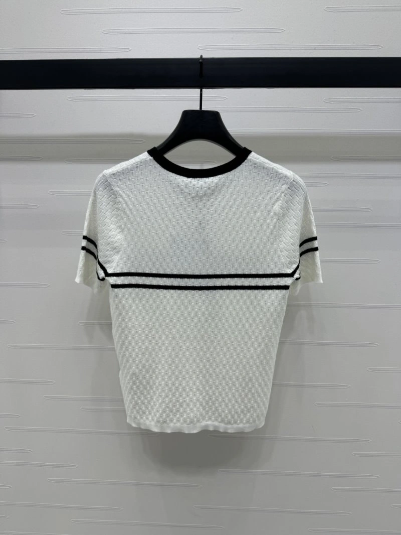 Lightweight Chanel T-Shirts 110198