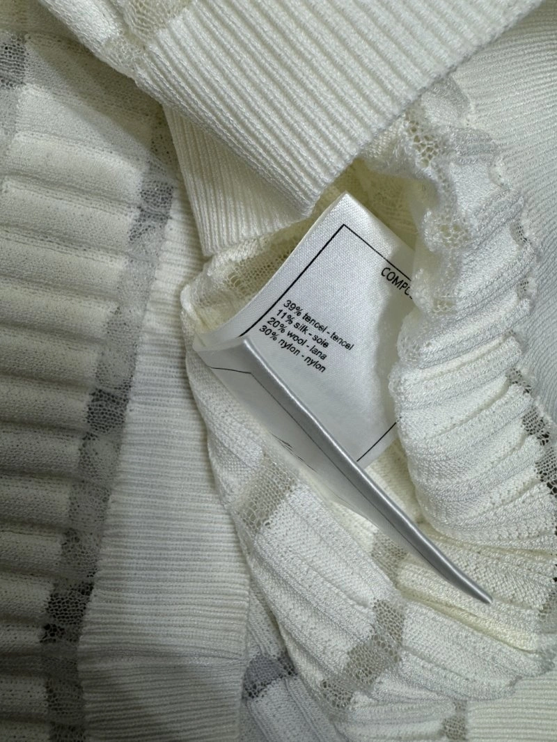 Flexible Chanel T-Shirts 110191