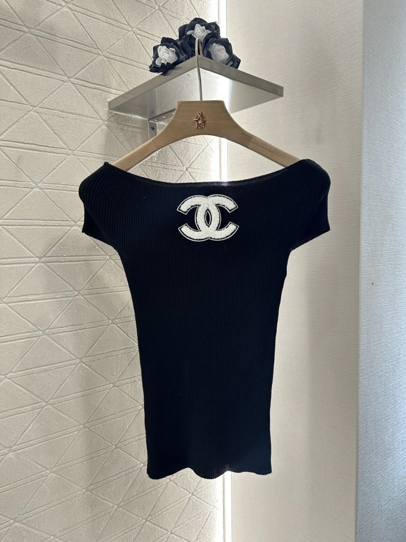 Chanel T-Shirts Casual 110156