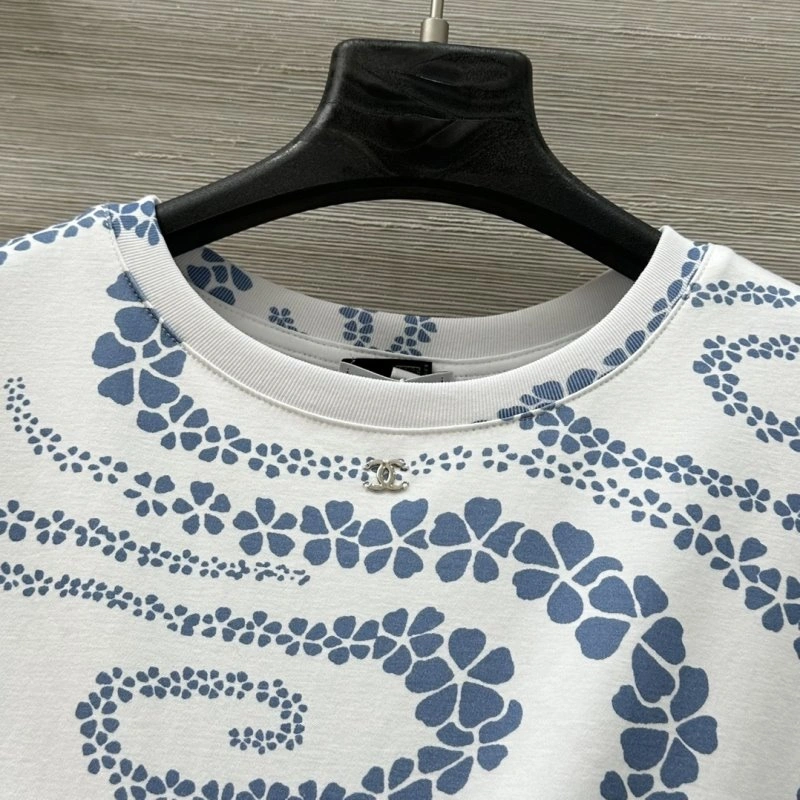 Chanel T-Shirts Bright 110154
