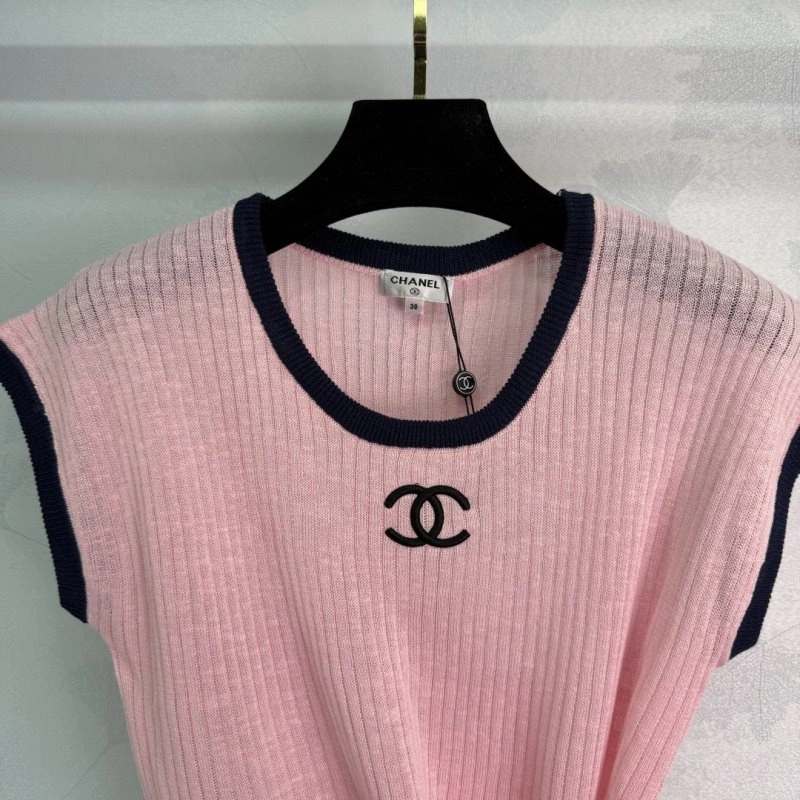 Packable Chanel T-Shirts 110144