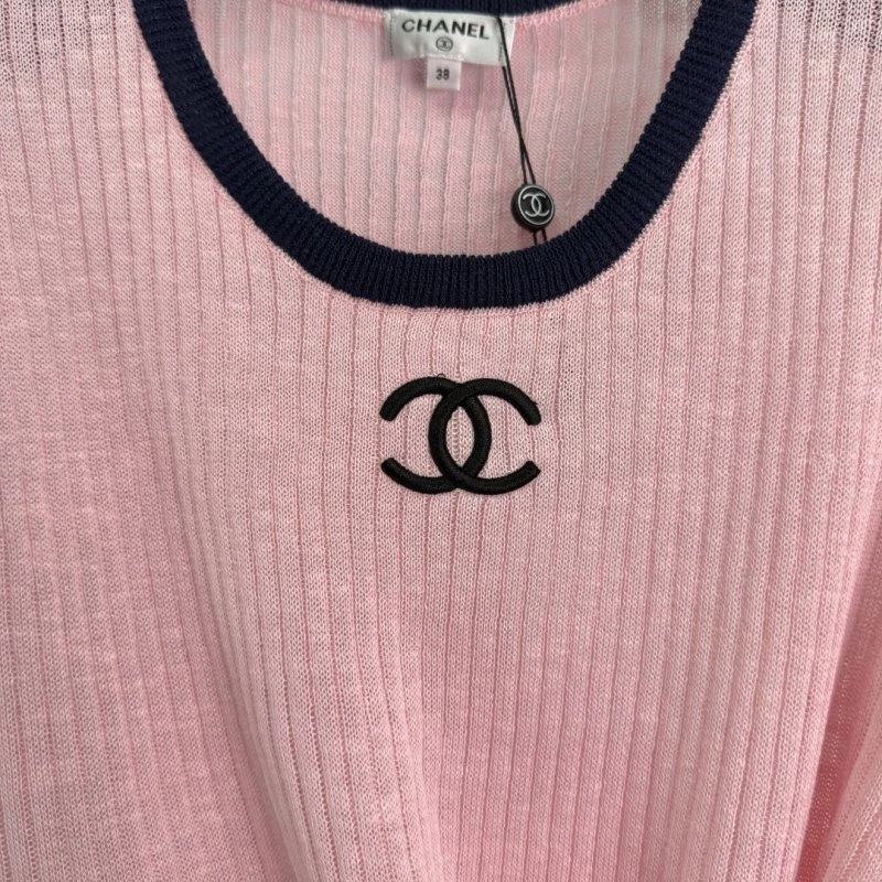 Packable Chanel T-Shirts 110144