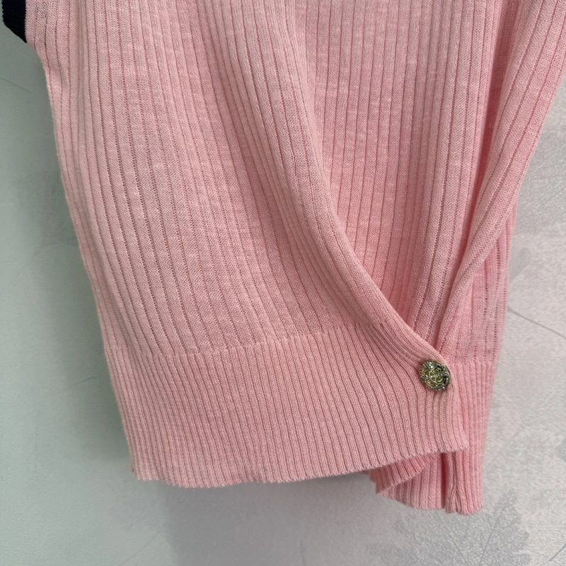 Packable Chanel T-Shirts 110144