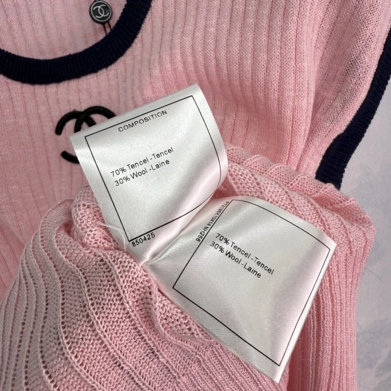 Packable Chanel T-Shirts 110144