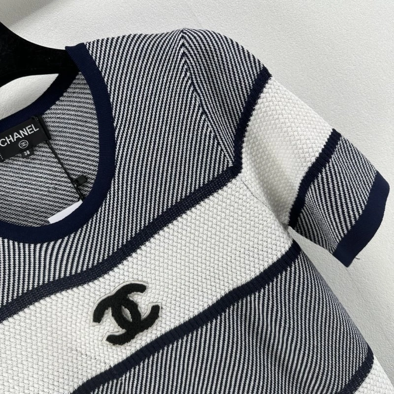 Chanel T-Shirts Breathable 108035