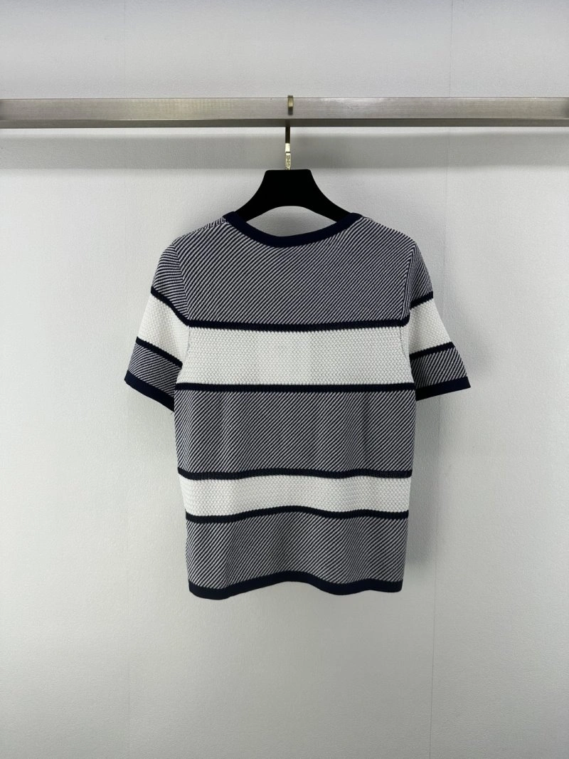 Chanel T-Shirts Breathable 108035