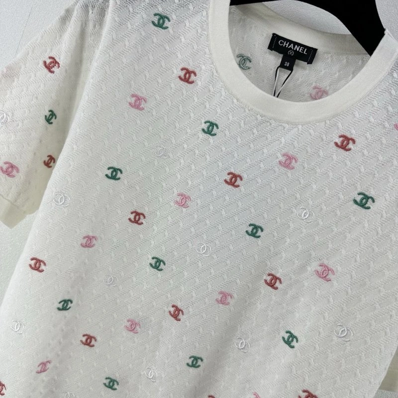 Sustainable Chanel T-Shirts 108018