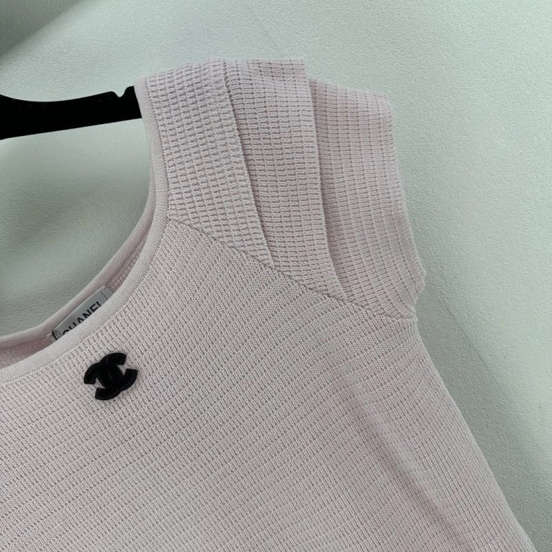 Chanel T-Shirts Unique 108001