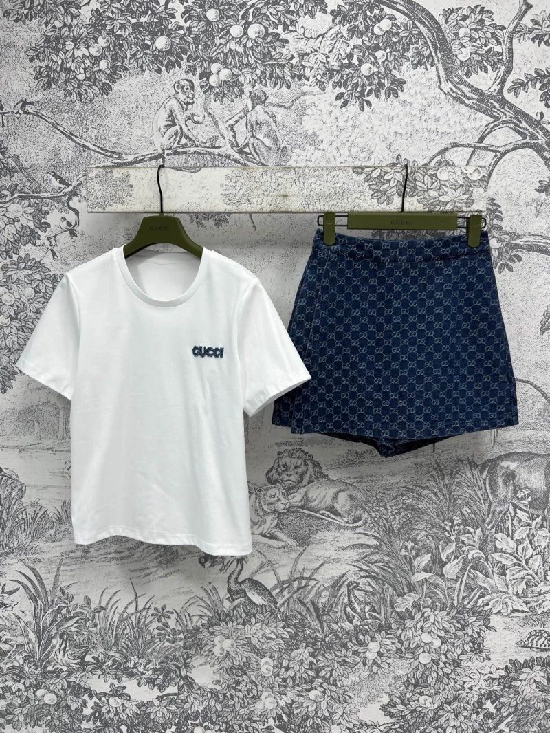 Chanel T-Shirts EasyMatch 107972