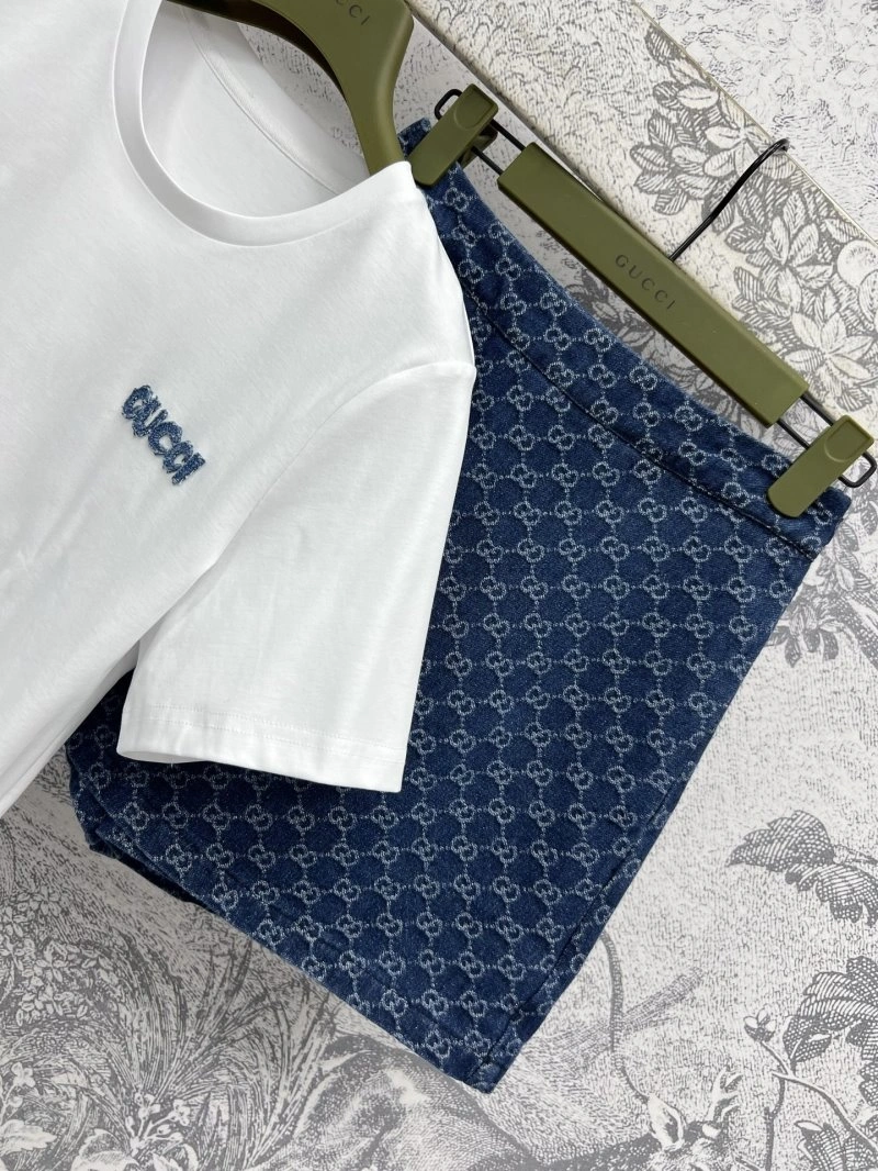 Chanel T-Shirts EasyMatch 107972