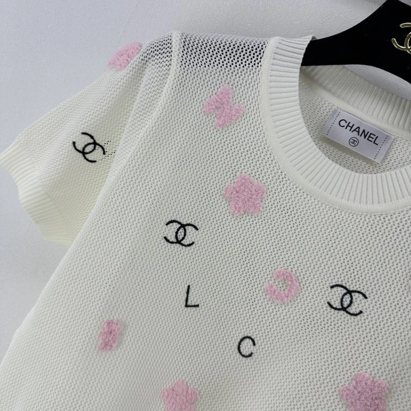 Refined Chanel T-Shirts 107987