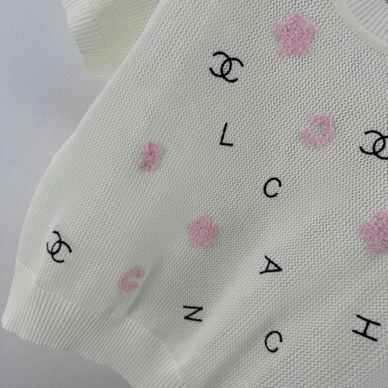 Refined Chanel T-Shirts 107987