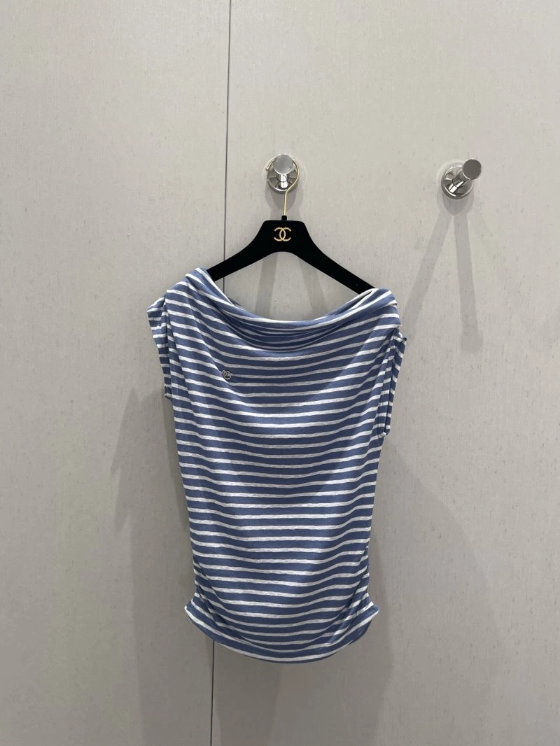 Chanel T-Shirts Neat 107966