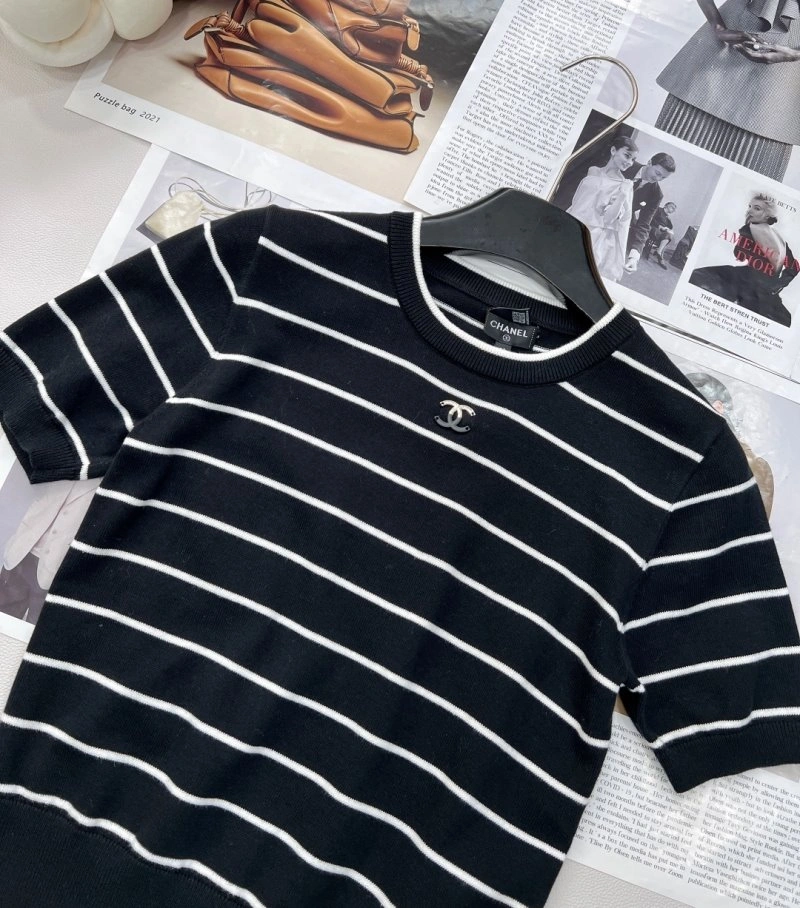 Chic Chanel T-Shirts 107950