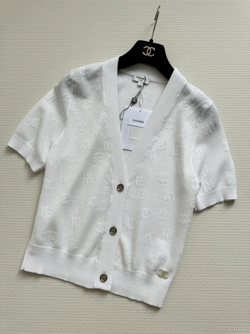 Lightweight Chanel T-Shirts 107916