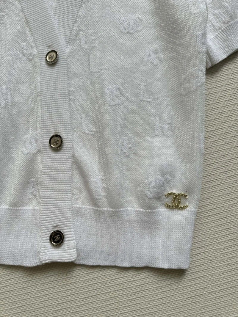 Lightweight Chanel T-Shirts 107916