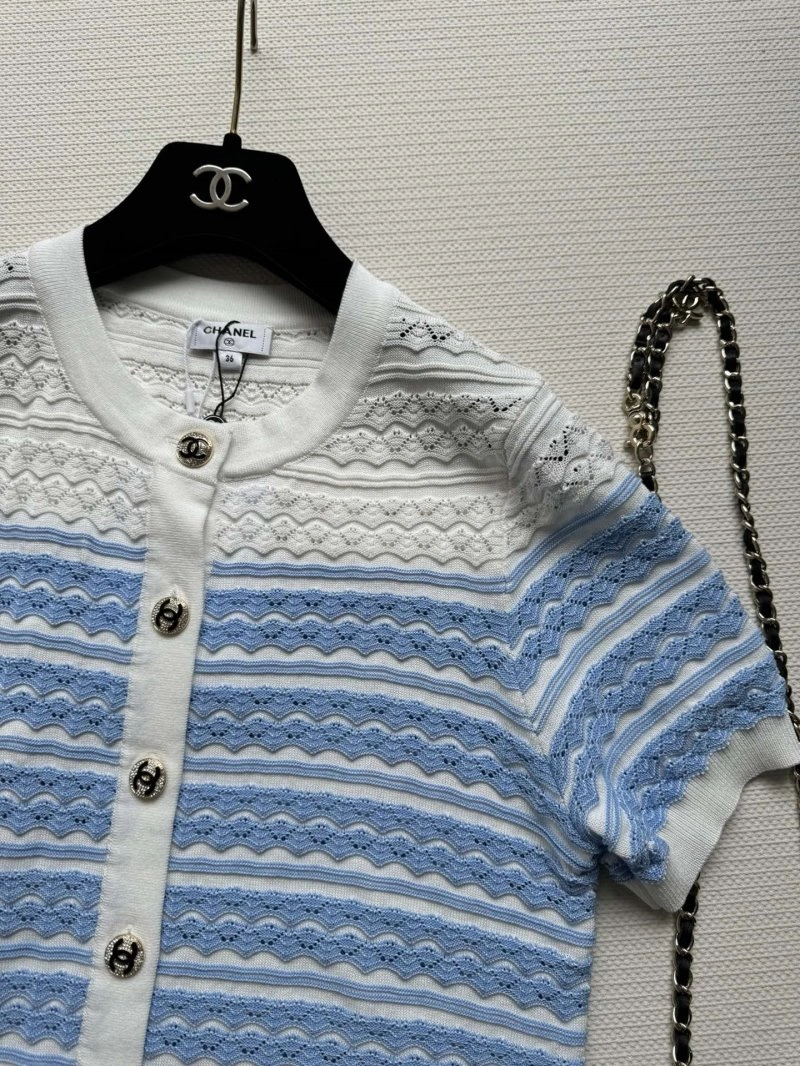 Stretchable Chanel T-Shirts 107894