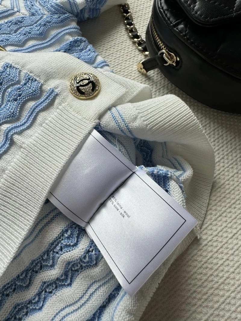 Stretchable Chanel T-Shirts 107894