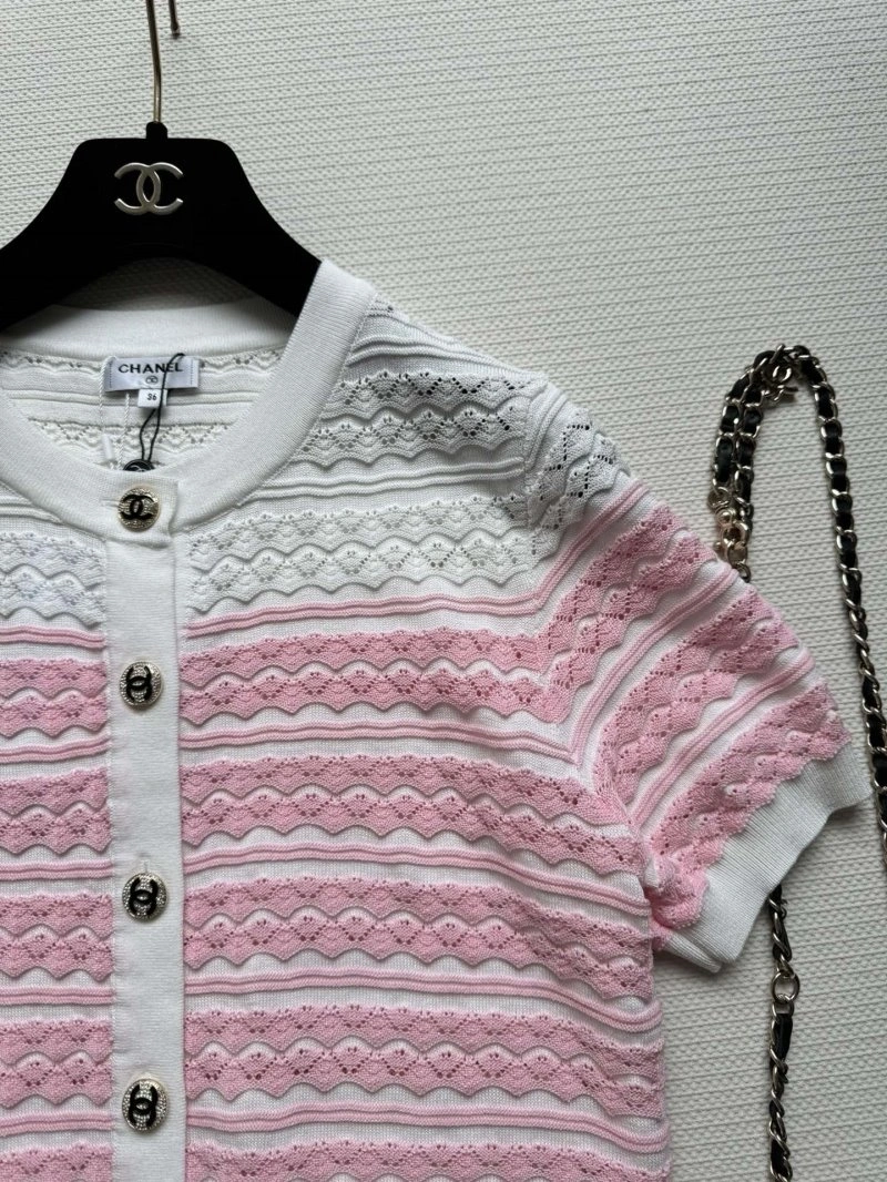 Flexible Chanel T-Shirts 107885