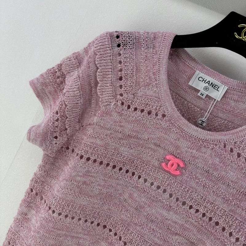 Chanel T-Shirts Lightweight 107876