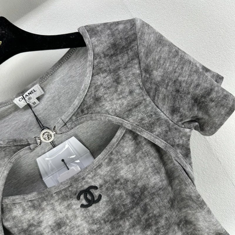 Chanel T-Shirts Breathable 107860