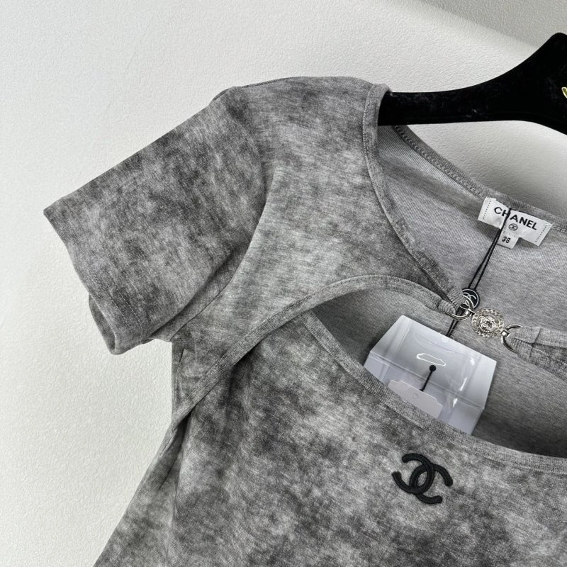 Chanel T-Shirts Breathable 107860