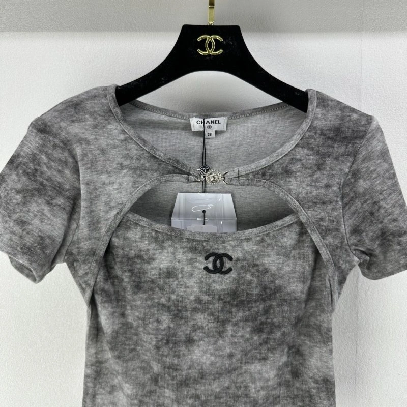 Chanel T-Shirts Breathable 107860