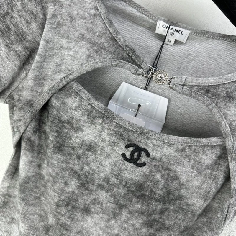 Chanel T-Shirts Breathable 107860
