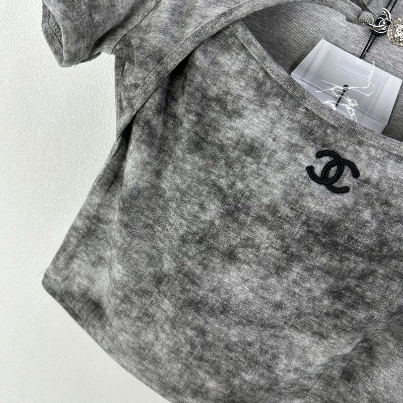 Chanel T-Shirts Breathable 107860