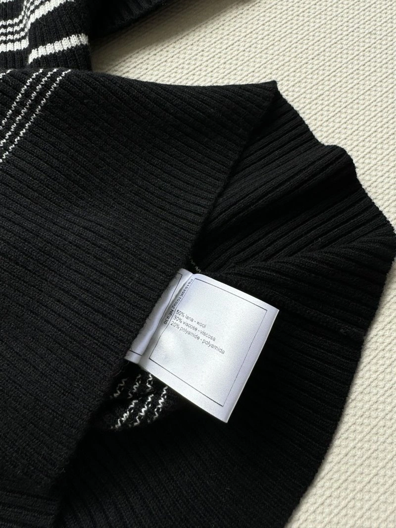 Classic Chanel T-Shirts 107843