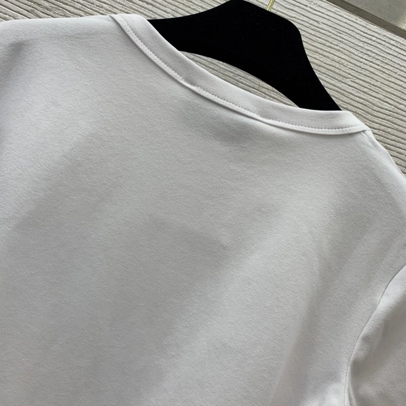 Original Chanel T-Shirts 107805