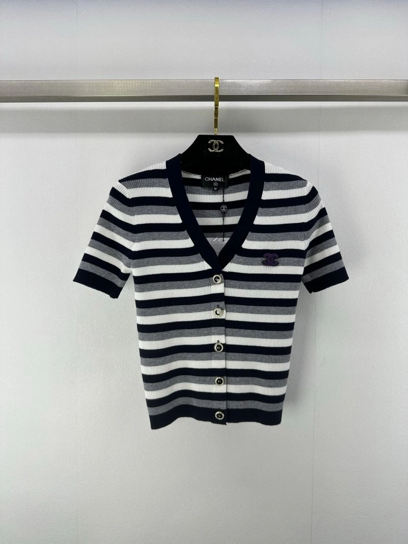 Refined Chanel T-Shirts 107824